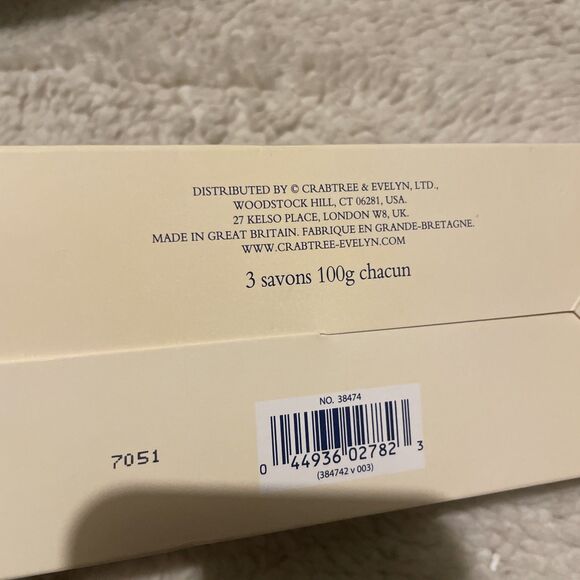 Crabtree & Evelyn Jojoba Oil 3.5oz. Triple-Milled Soap w Shea Butter (Pack of 3) - Picture 3 of 3